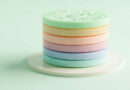 Discos de colores pastel apilados representando distribuciones Linux